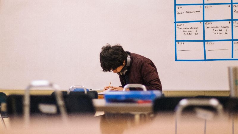 estudiar en l'idem